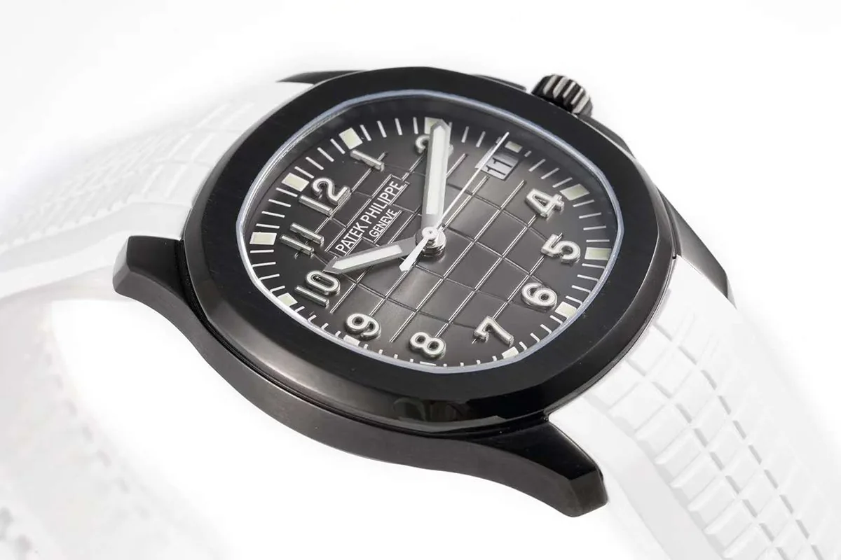 Aquanaut 5167A ‘Black Venom Limited Edition’ Black Dial on White Rubber Strap - Image 4