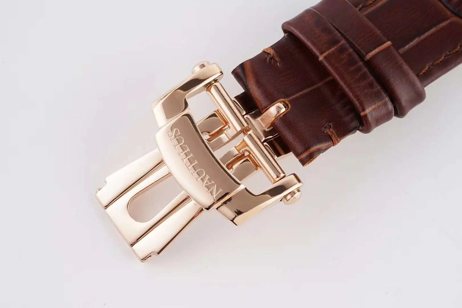 Nautilus Chronograph 5980/R-001 en or rose sur bracelet en cuir marron – Image 9