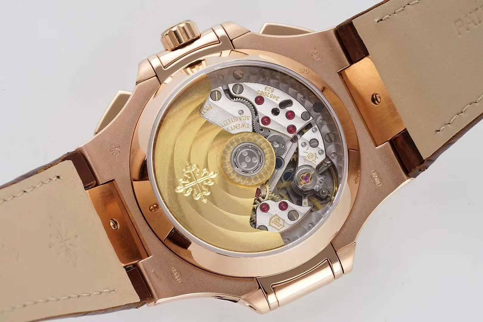 Nautilus Chronograph 5980/R-001 en or rose sur bracelet en cuir marron – Image 6