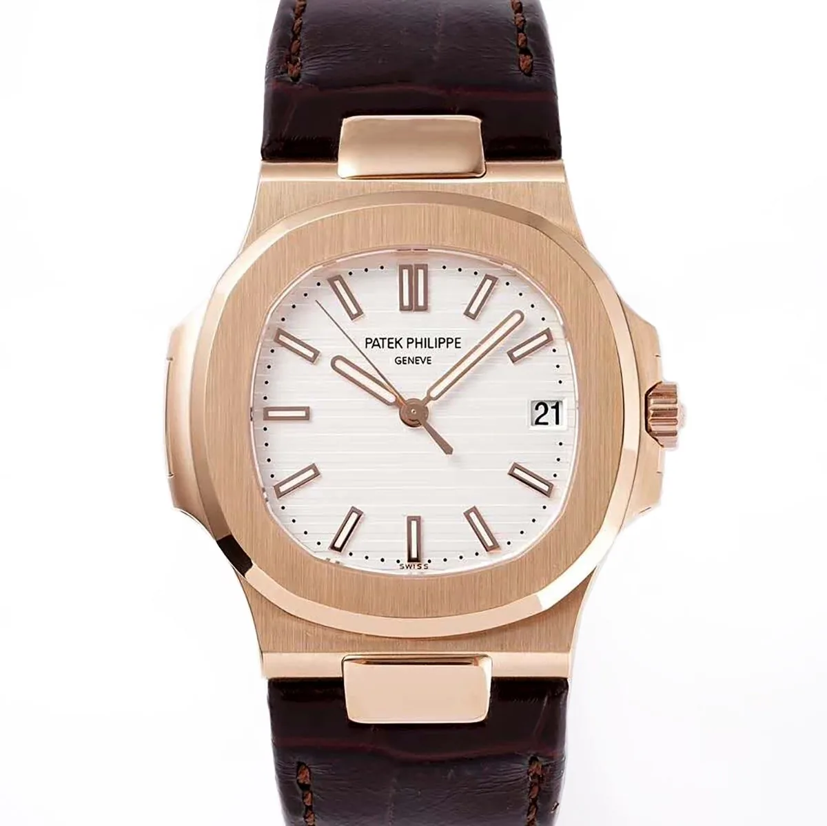 Nautilus Jumbo 5711 cadran blanc en or rose avec bracelet en cuir marron