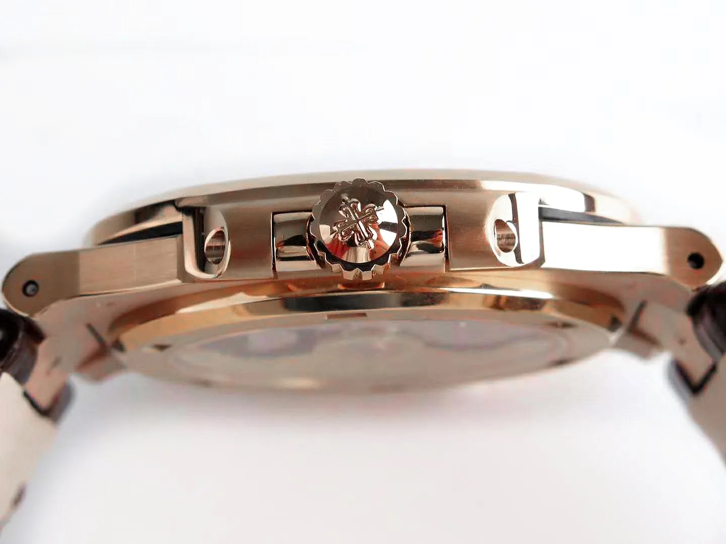 Nautilus Jumbo 5711 cadran blanc en or rose avec bracelet en cuir marron – Image 10