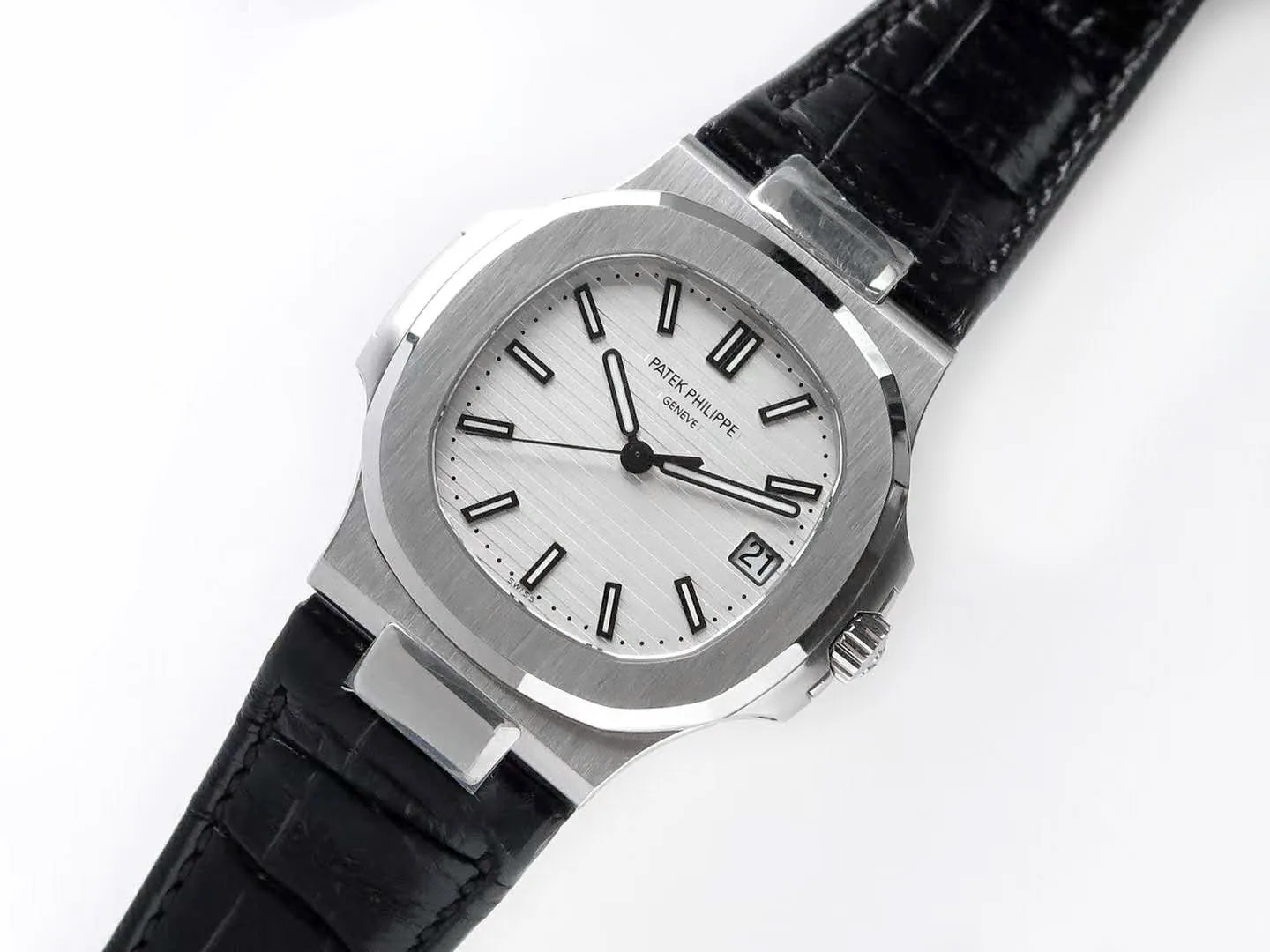 Nautilus Jumbo 5711 cadran blanc en acier avec bracelet en cuir noir – Image 5