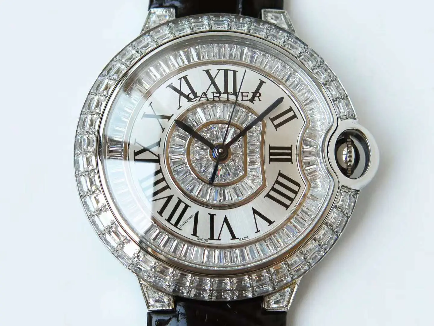 Ballon Bleu de Cartier 42mm weißes Zifferblatt mit Diamanten in Roségold – Bild 3