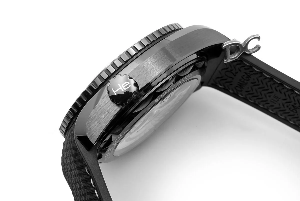 Seamaster Planet Ocean GMT “Deep Black” ceramica total black - immagine 3