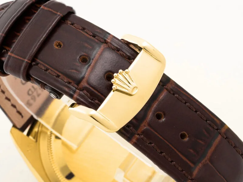 Day-Date 40 quadrante nero in oro giallo su cinturino in pelle - immagine 4
