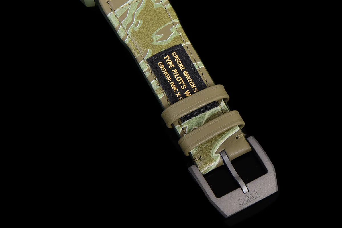 Big Pilot’s Watch 43 IW329802 Top Gun Edition Woodland am Camouflage-Armband – Bild 13