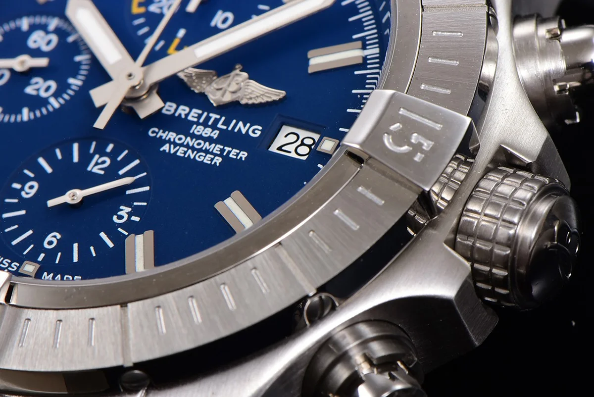 Avenger Chronograph 45 Blue Dial on Steel Ref. A13317101C1A1