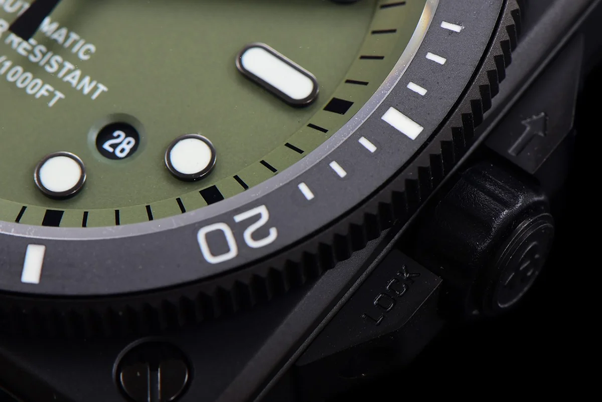 BR 03-92 Green Dial in PVD