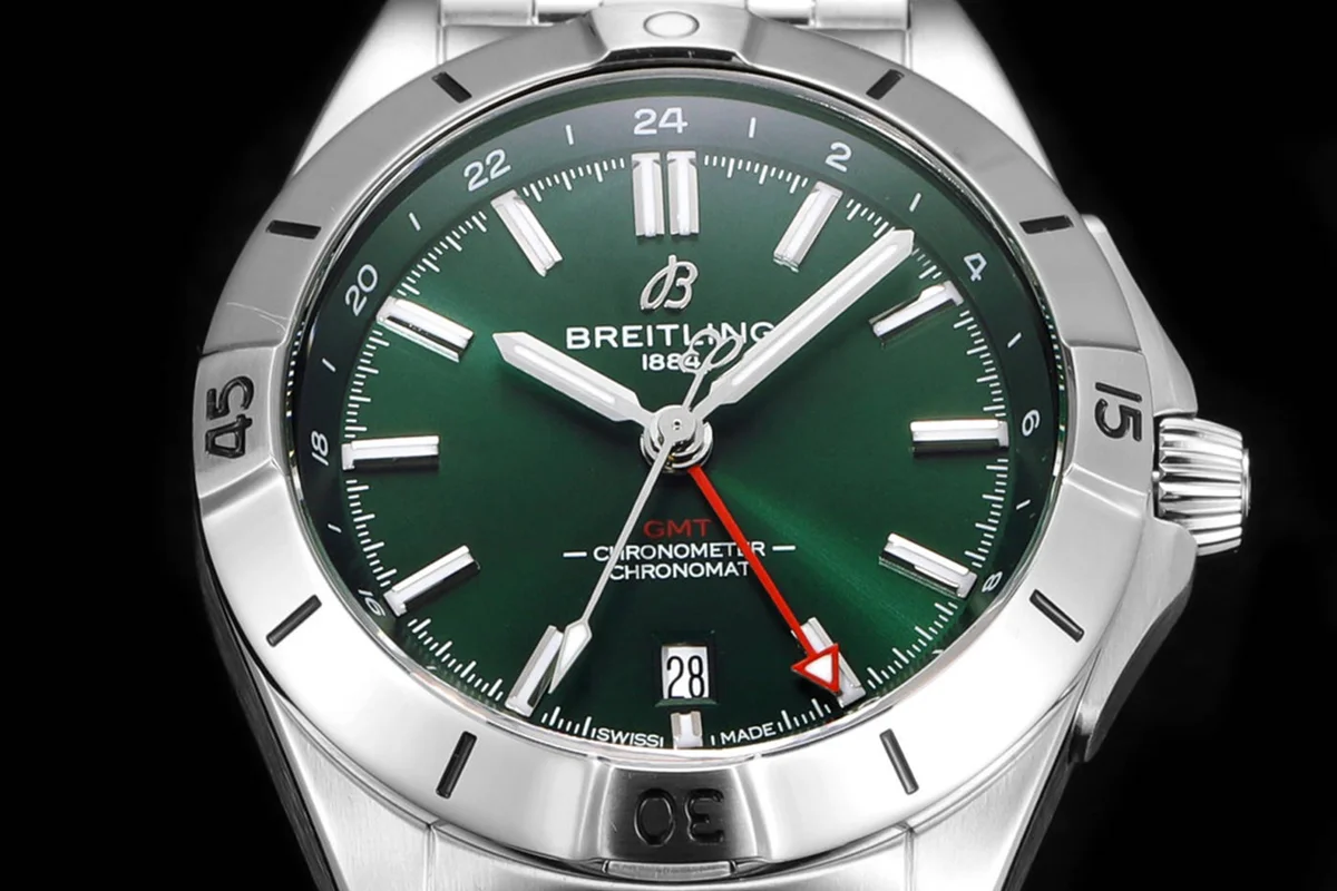 Chronomat Automatic GMT 40 Green Dial Ref. A32398101L1A1