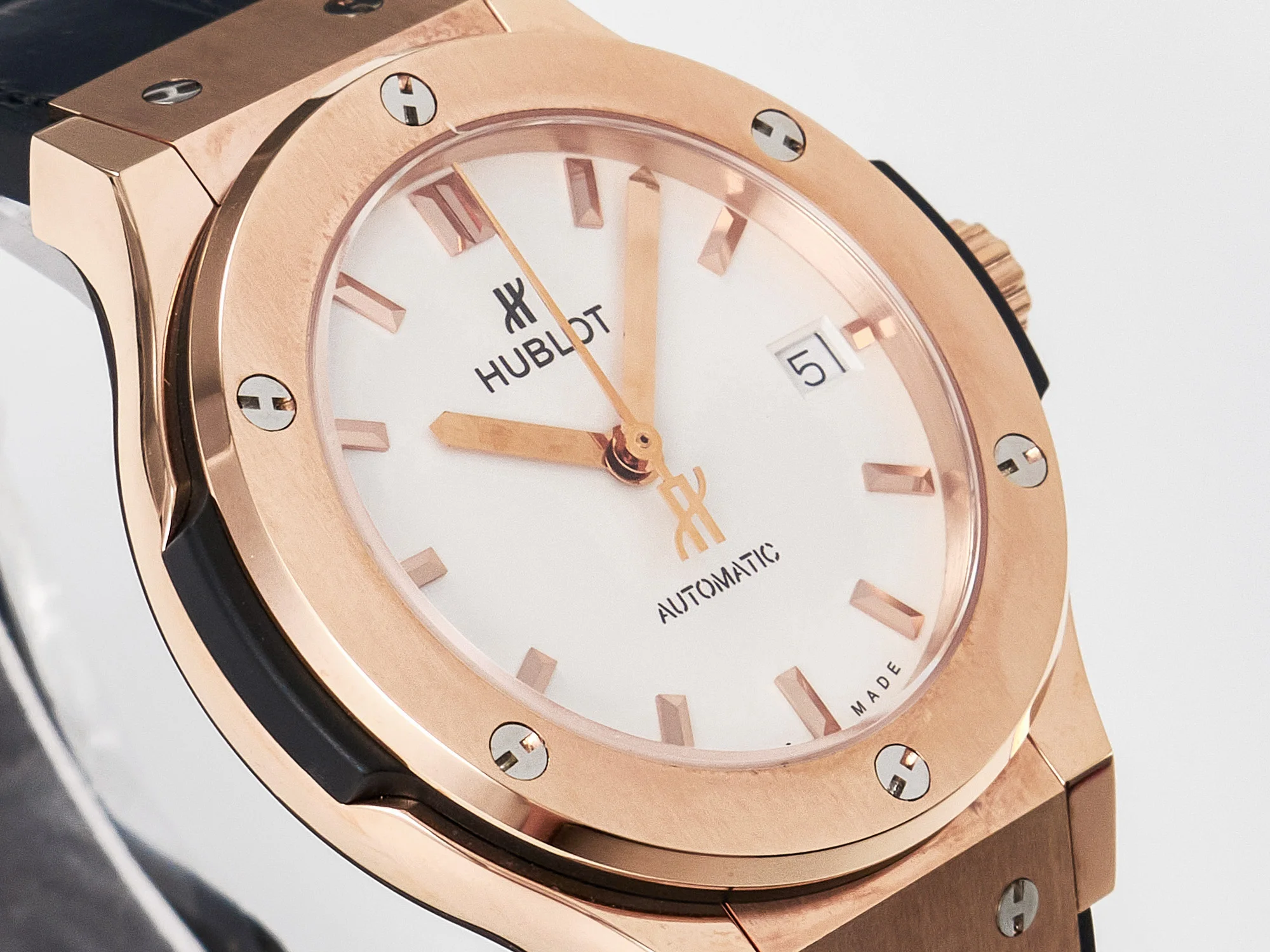 Classic Fusion 38mm RG JJF 1:1 Best Edition White Dial on Black Gummy Leather Strap