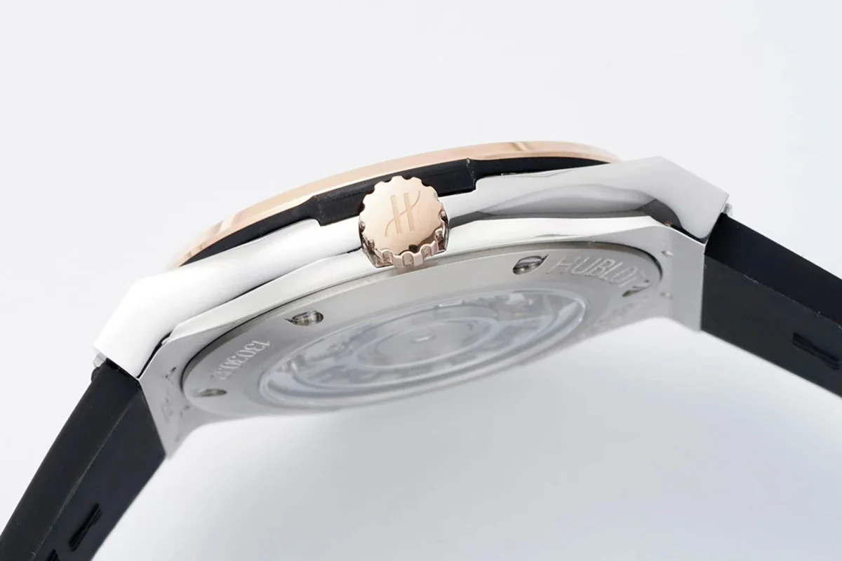 Classic Fusion Automatic 42mm Black Dial on Steel/Rose Gold on Rubber Strap