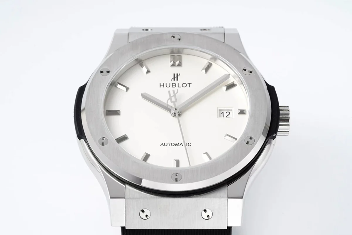 Classic Fusion Automatic 42mm White Dial on Rubber Strap