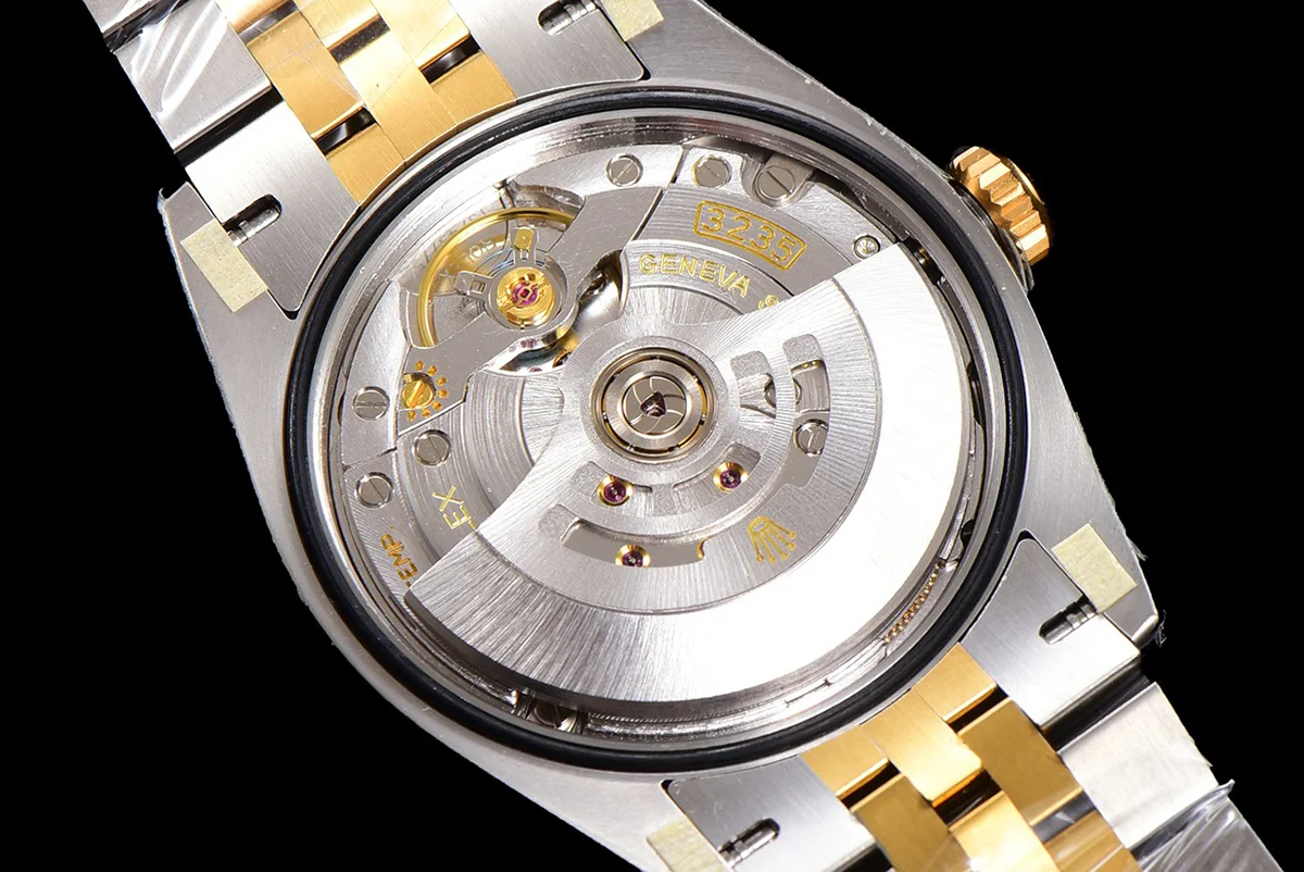 Datejust 36 126233 Golden Motif Dial with Stick Marker in Steel/Yellow Gold in Jubilee