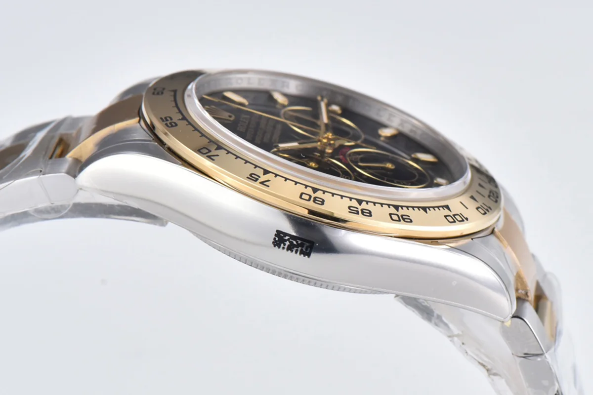 Daytona 116503LN Black Dial in Steel/Yellow Gold