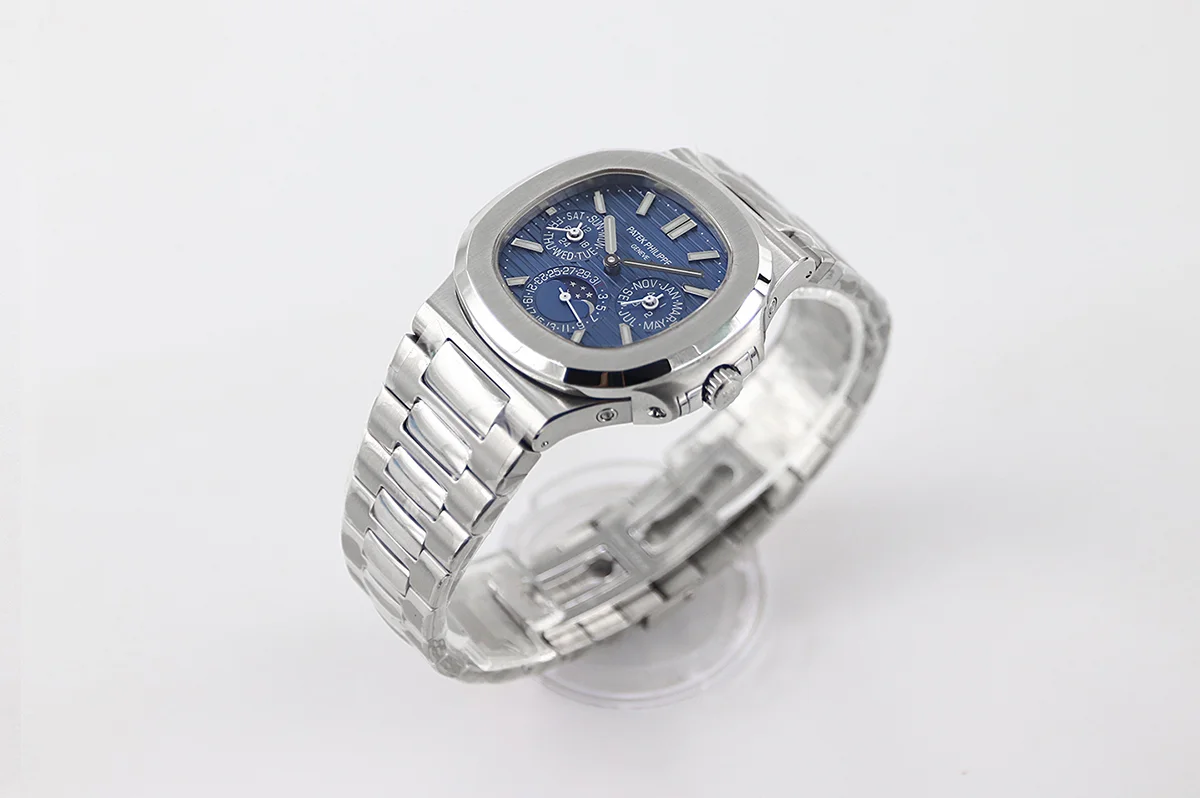 Nautilus 5740 Blue Dial in Steel