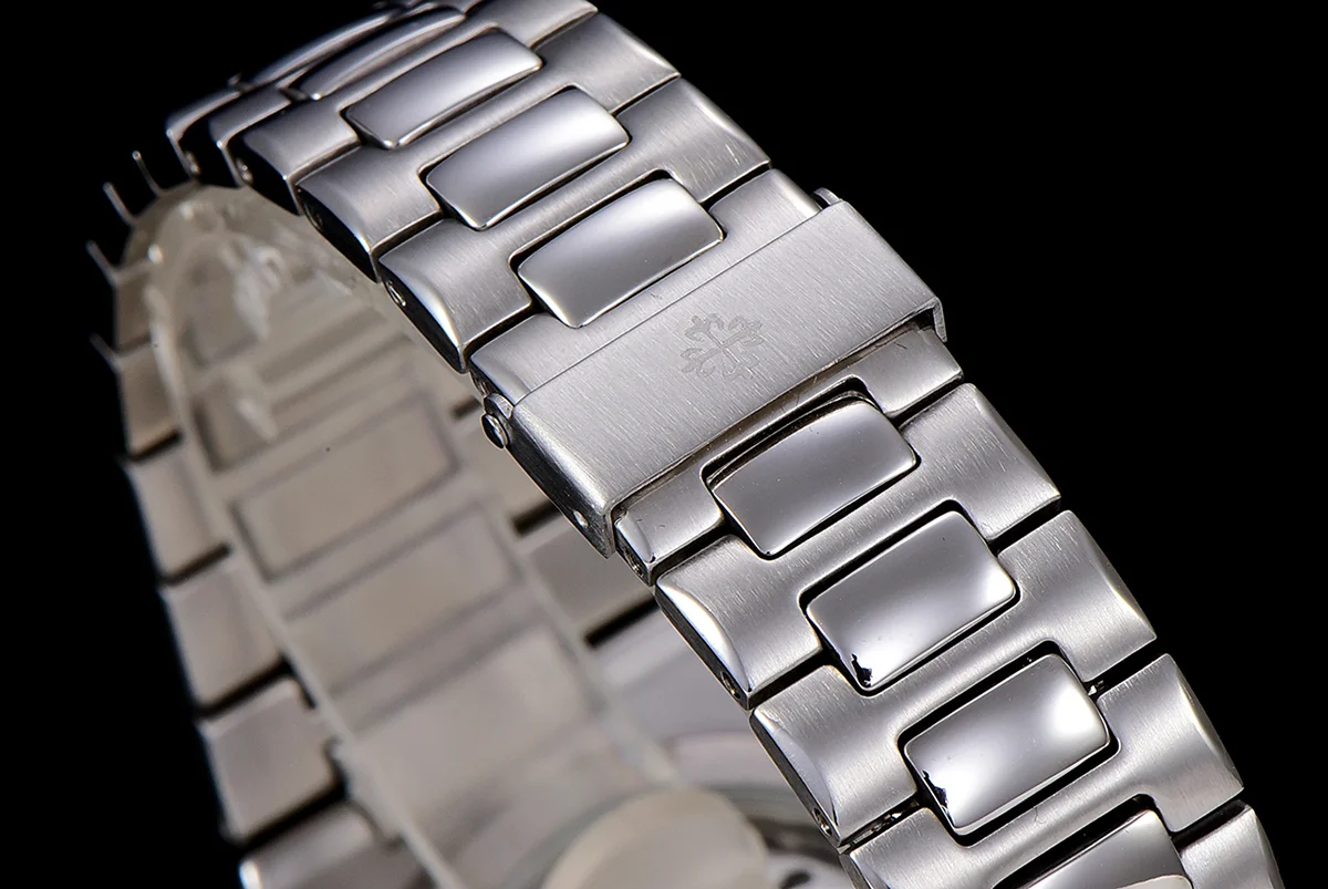 Nautilus 5980 Black Dial in Steel
