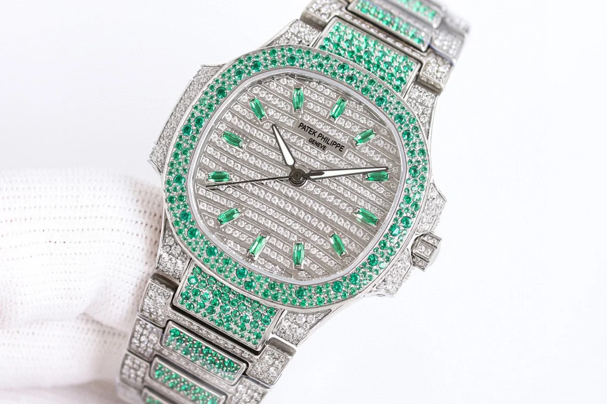 Nautilus 7118/1453G-001 Diamond Paved Dial with Green Diamond Markers in White Gold