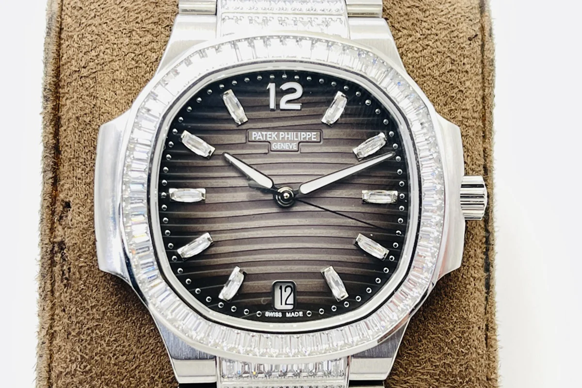 Nautilus 7118 Grey Dial with Diamond Markers