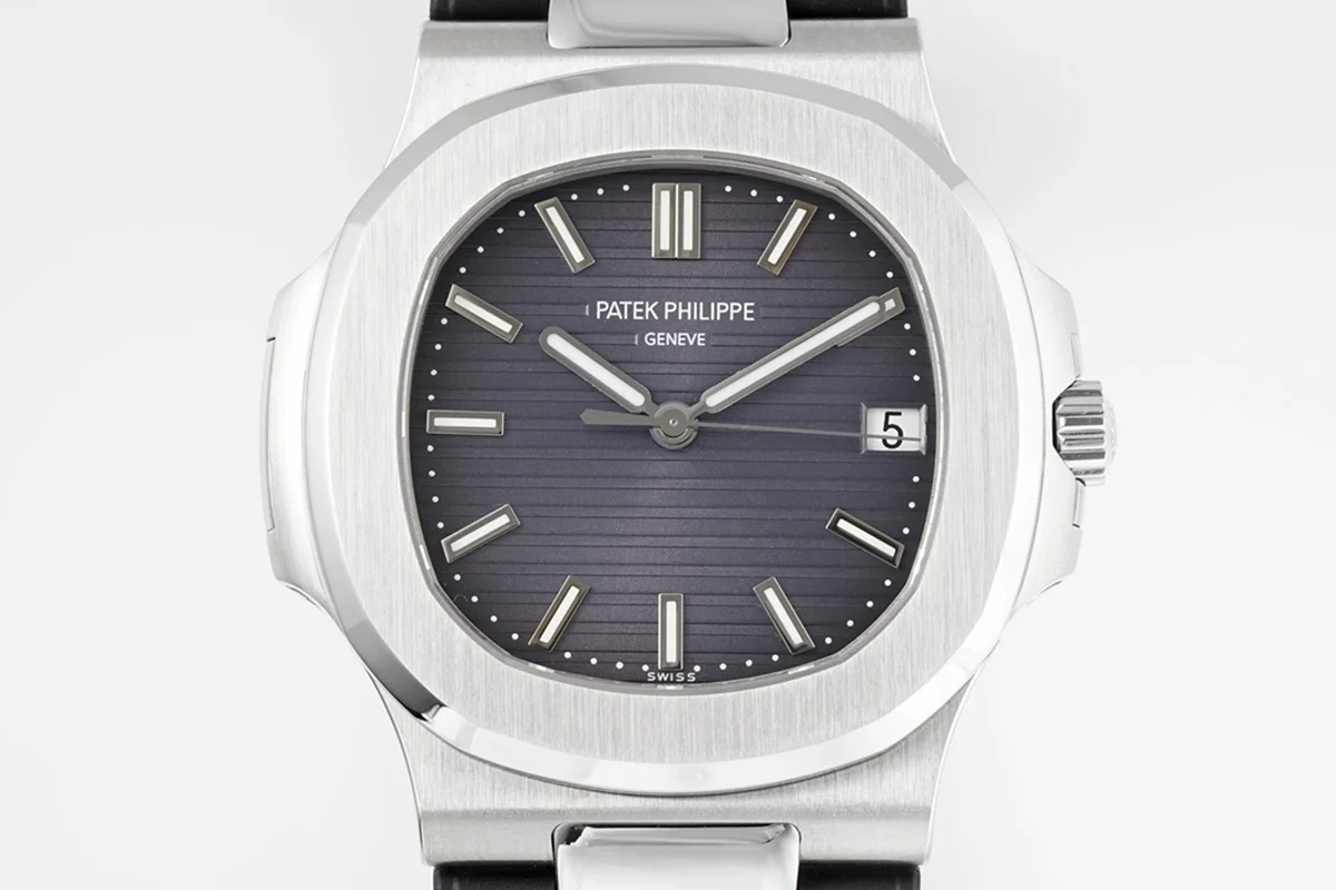 Nautilus Jumbo 5711/1A Grey Dial on Rubber Strap