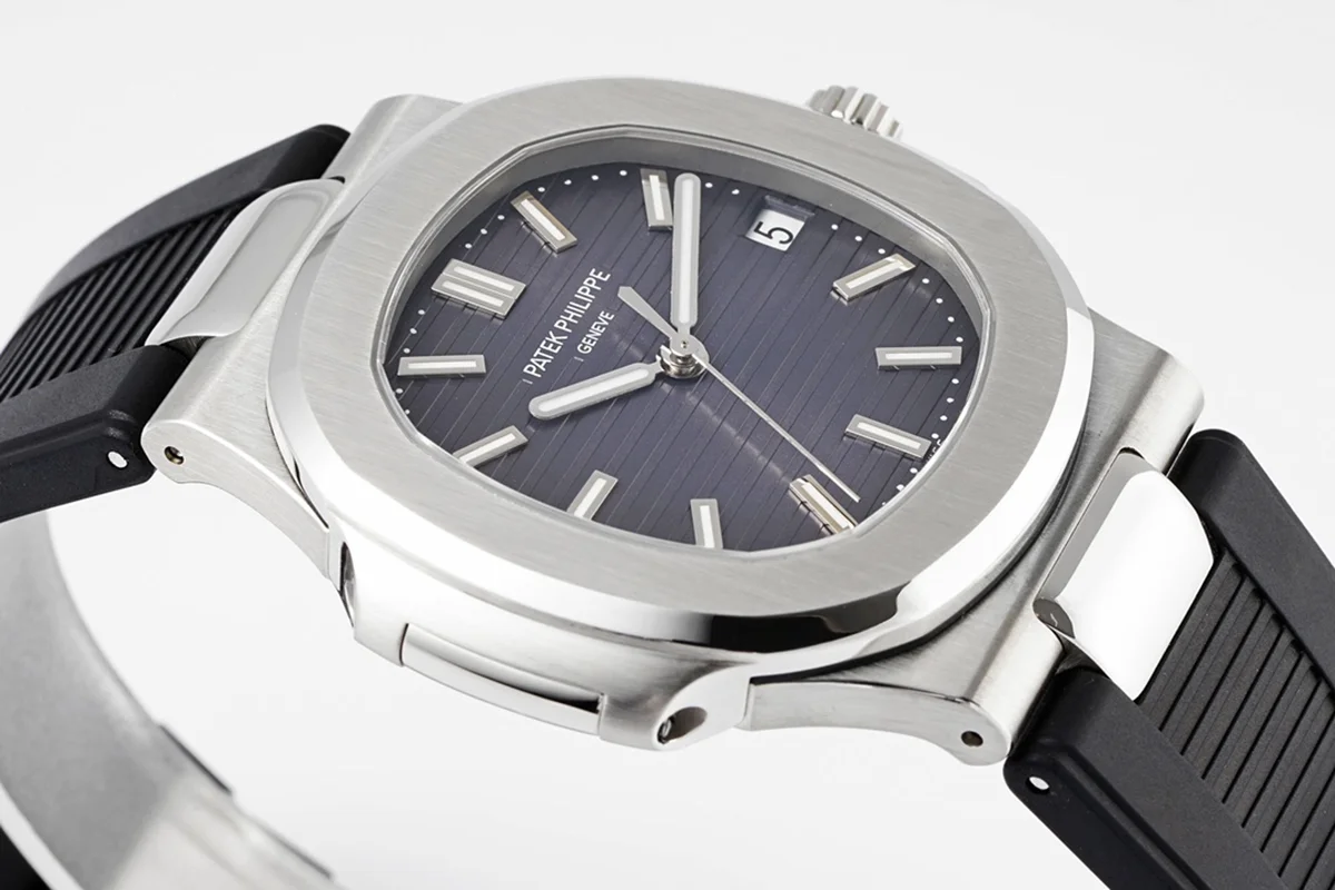 Nautilus Jumbo 5711/1A Grey Dial on Rubber Strap