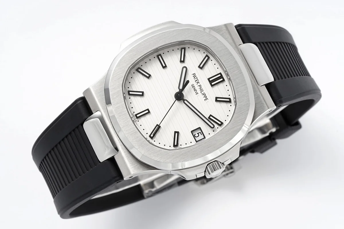Nautilus Jumbo 5711/1A White Dial on Rubber Strap