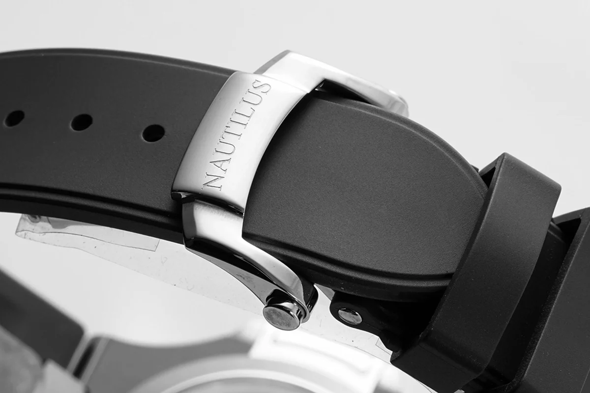Nautilus Jumbo 5711/1A White Dial on Rubber Strap