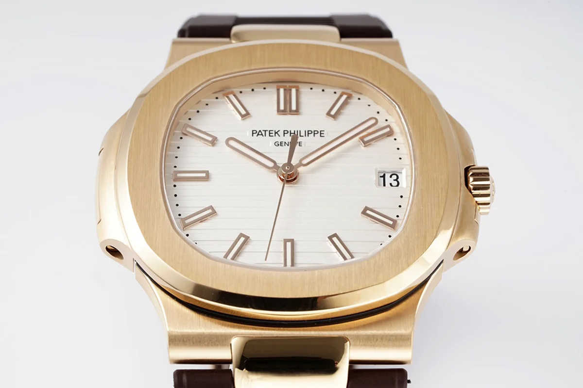 Nautilus Jumbo 5711/1R-001 White Dial on Rubber Strap
