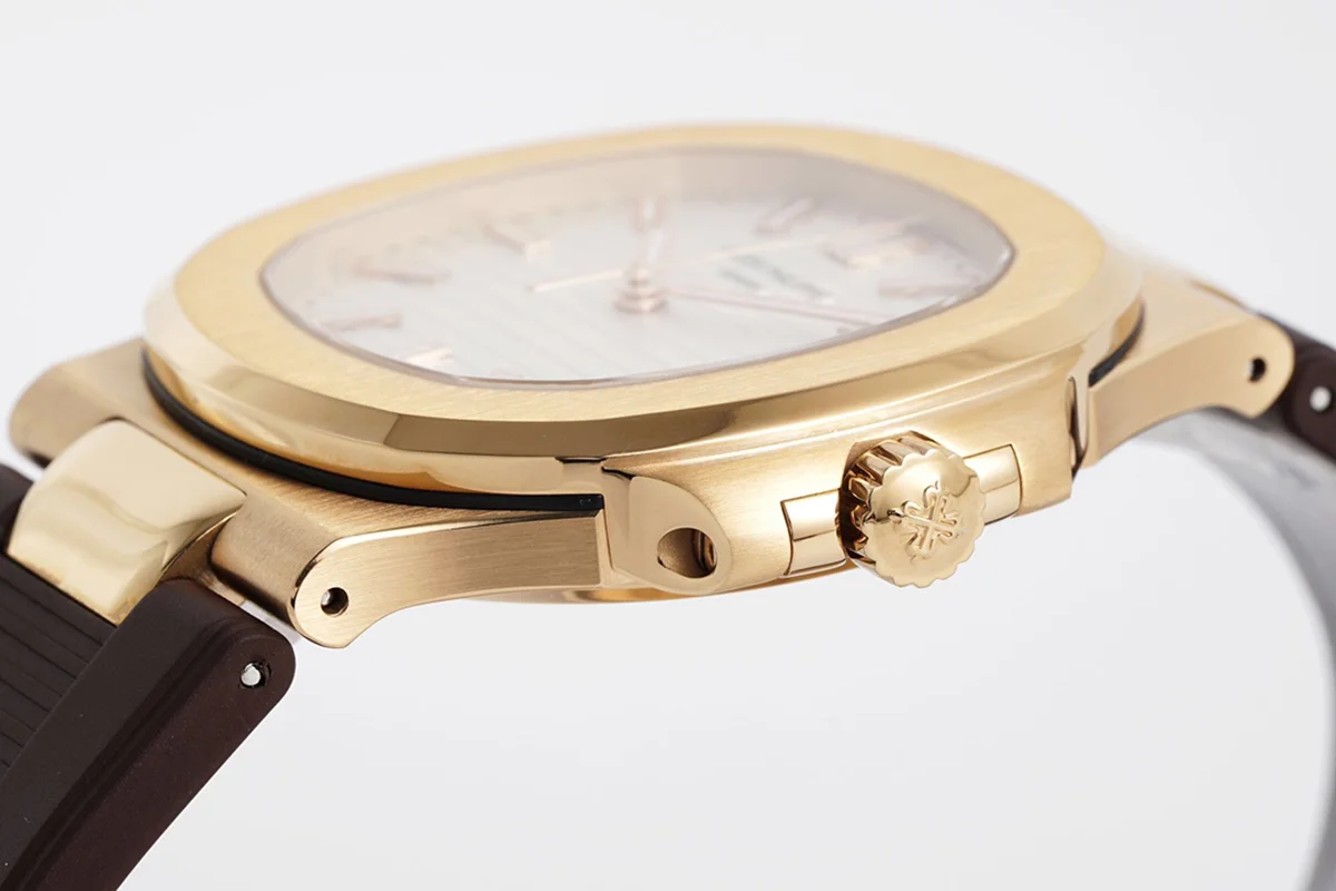 Nautilus Jumbo 5711/1R-001 White Dial on Rubber Strap