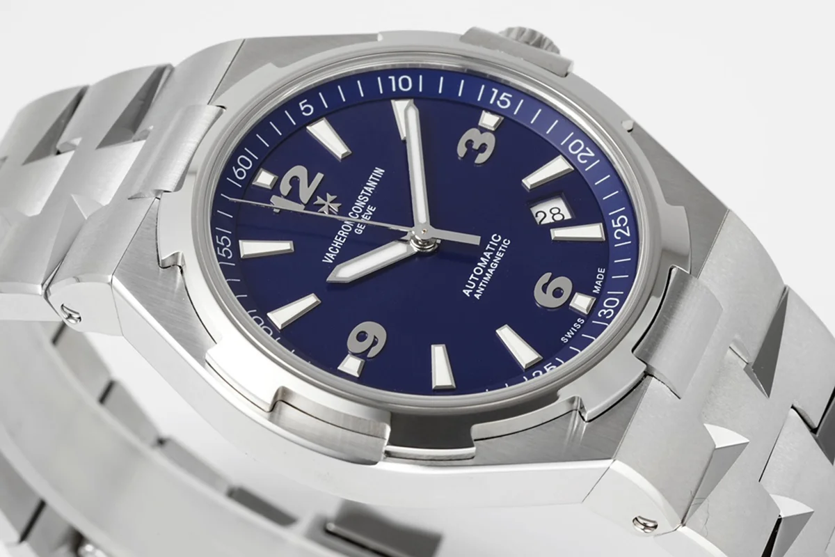 Overseas Automatic 47040 Blue Dial in Steel