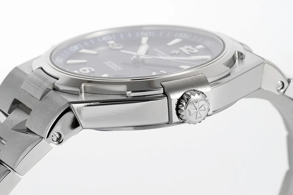 Overseas Automatic 47040 Blue Dial in Steel