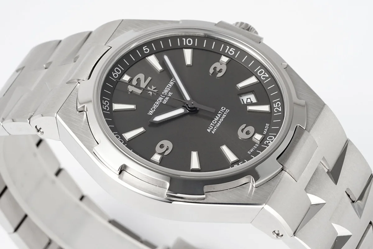 Overseas Automatic 47040 Grey Dial in Steel