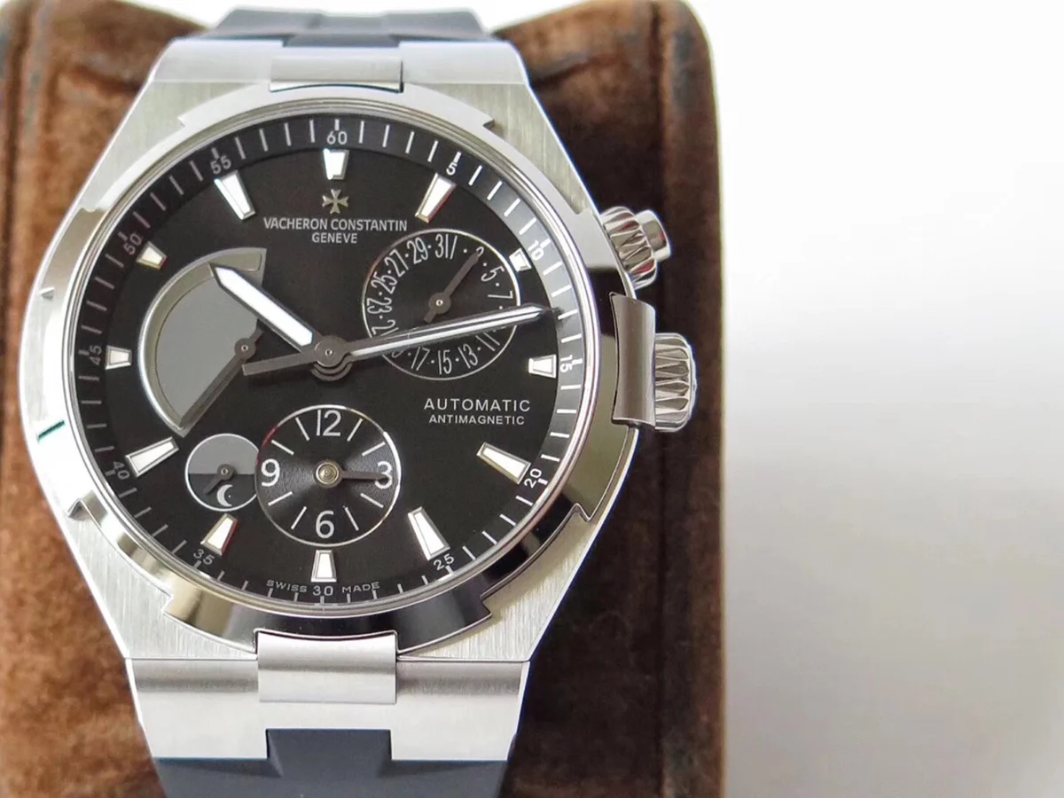 Overseas Dual Time Black Dial in Steel on Rubber Strap