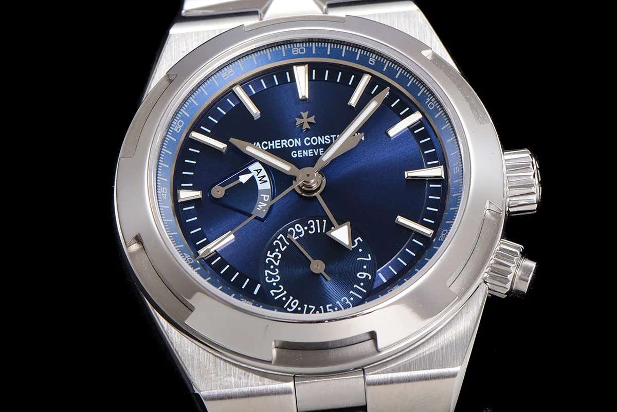 Overseas Dual Time Blue Dial in Steel Ref. 7900V/110A-B334
