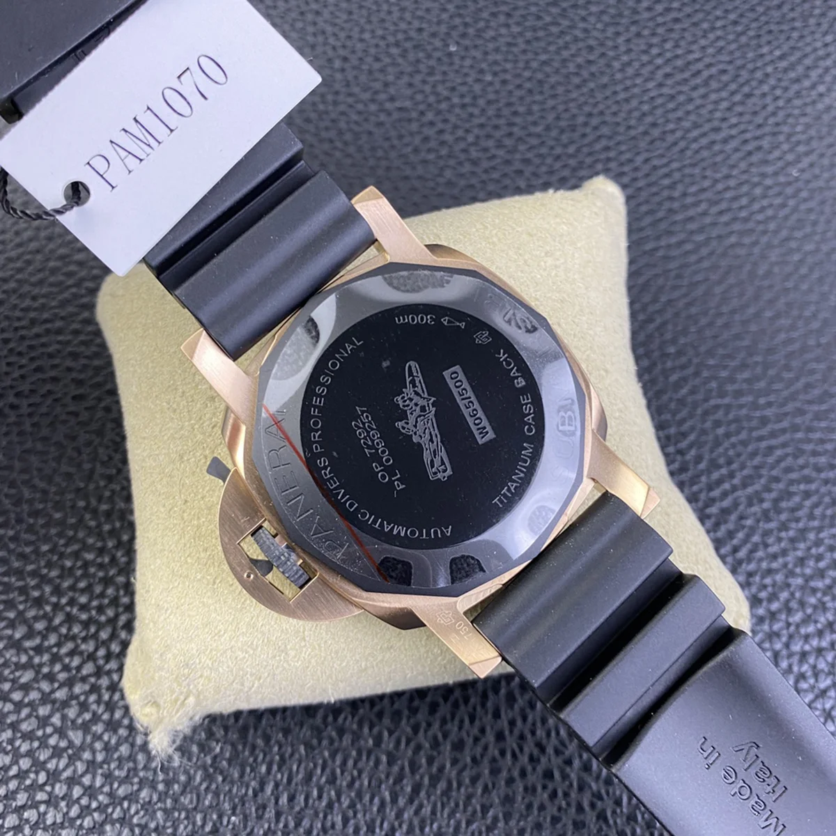 PAM1070 Submersible QuarantaQuattro Goldtech™ OroCarbo 44mm