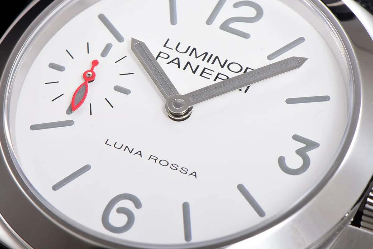 PAM1342 Luminor Luna Rossa 44mm