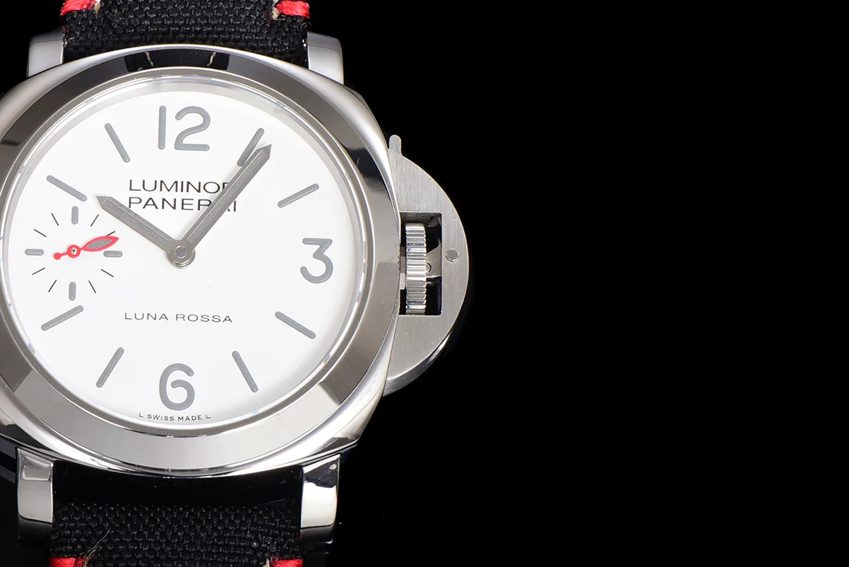 PAM1342 Luminor Luna Rossa 44mm