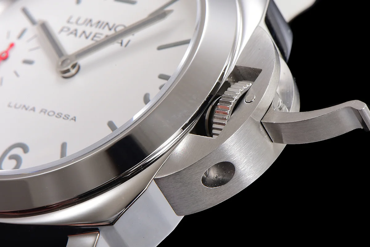 PAM1342 Luminor Luna Rossa 44mm