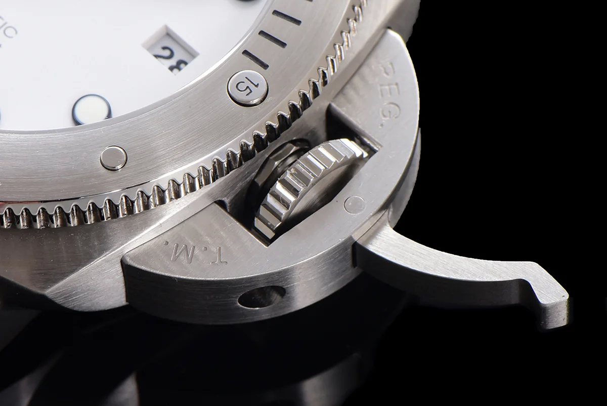 PAM2223 Submersible Bianco 42mm