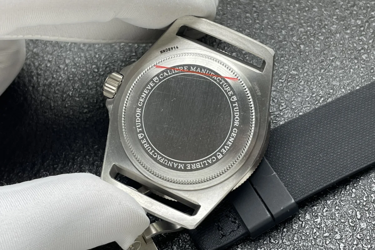 Pelagos FXD Black Dial Ref. M25717N-0001