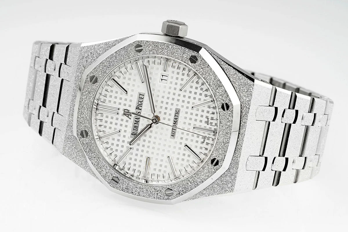 Royal Oak 15450ST 37mm White Dial in Frosted Gold