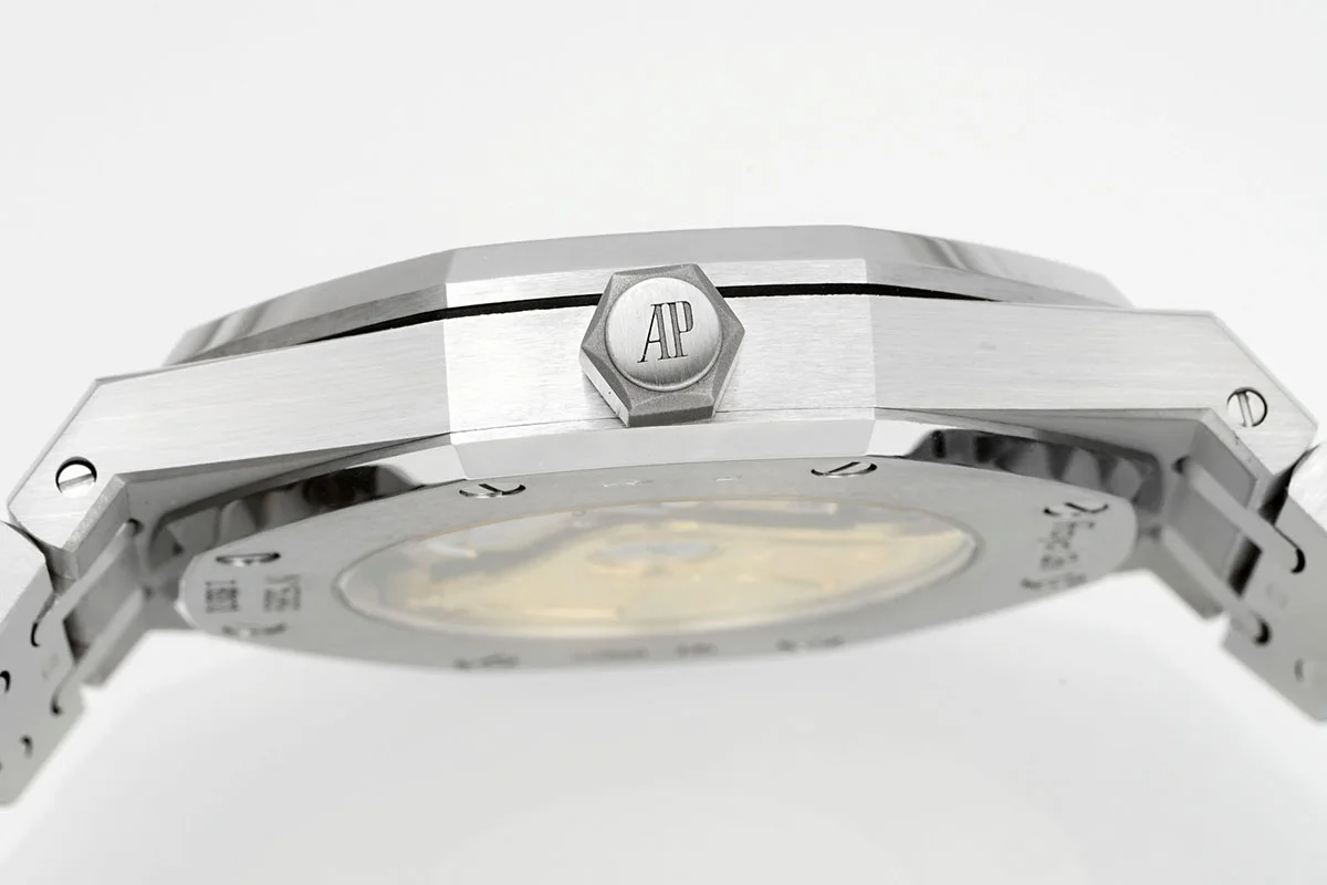 Royal Oak 15450ST 37mm White Dial in Frosted Gold