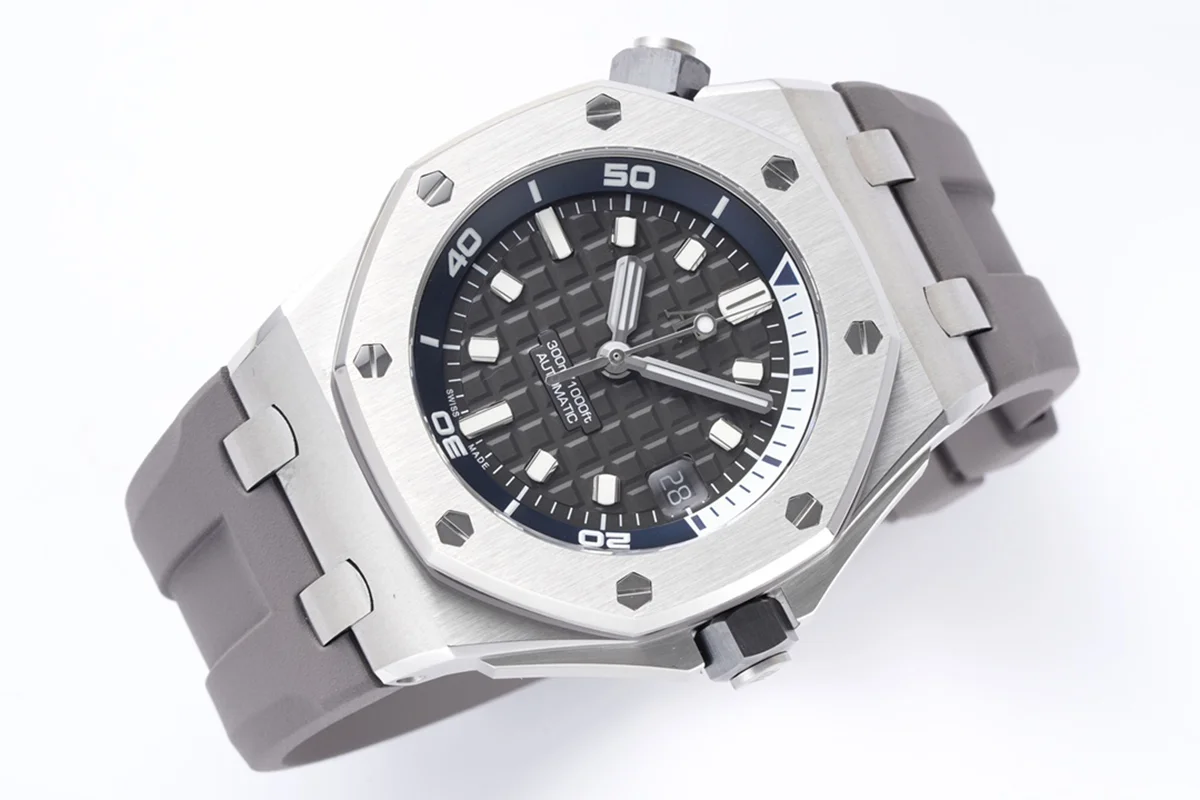 Royal Oak Offshore Diver Steel Grey Dial Ref. 15720ST.OO.A009CA.01