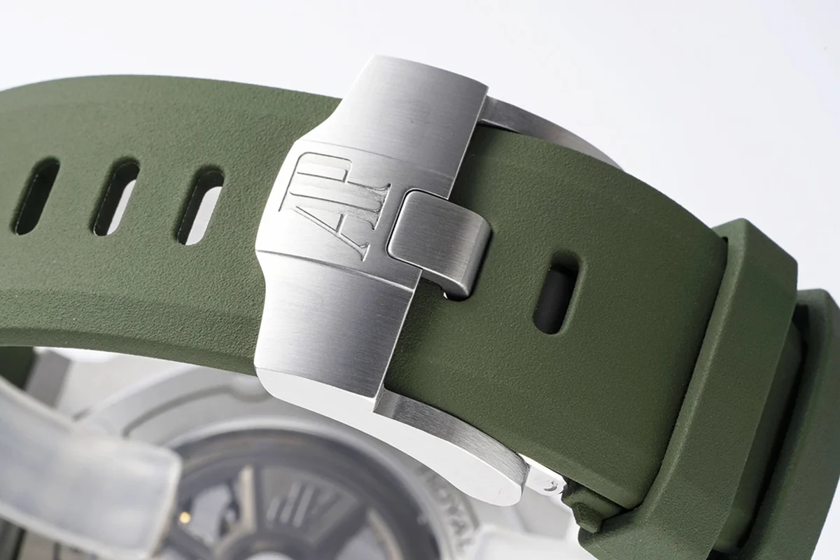 Royal Oak Offshore Diver Steel Khaki Dial Ref. 15720ST.OO.A052CA.01