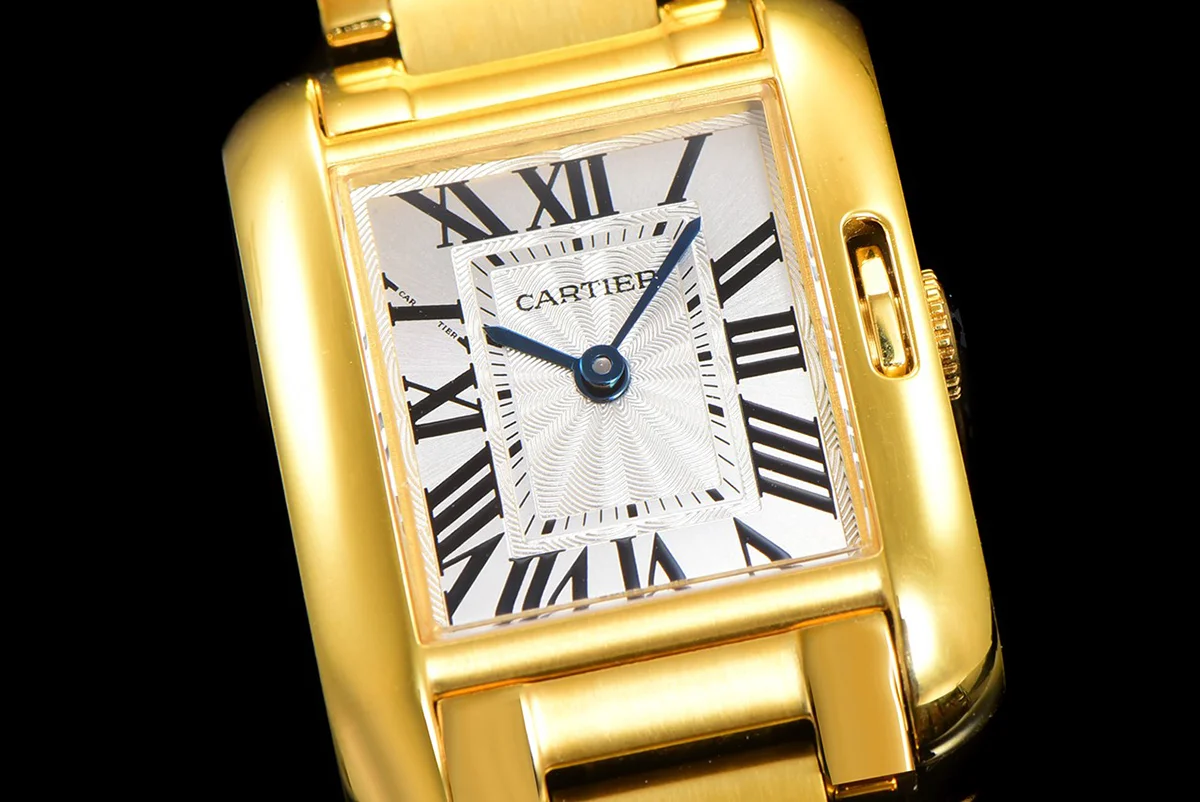 Tank Anglaise 30.2mm White Dial in Yellow Gold
