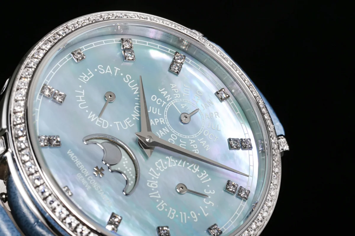 Traditionelle Perpetual Calendar Ultra-Thin 4305T/000G-B948 Blue Dial in White Gold
