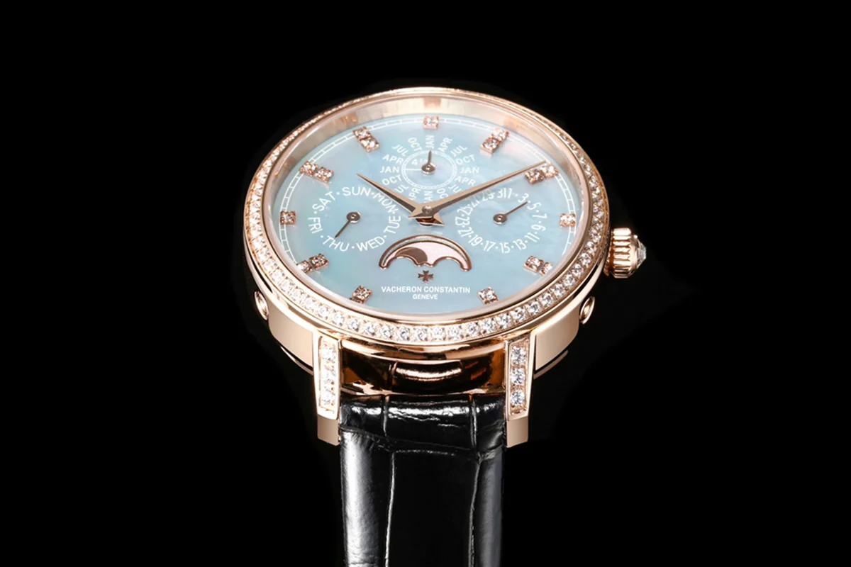 Traditionelle Perpetual Calendar Ultra-Thin 4305T000R Blue Dial in Pink Gold